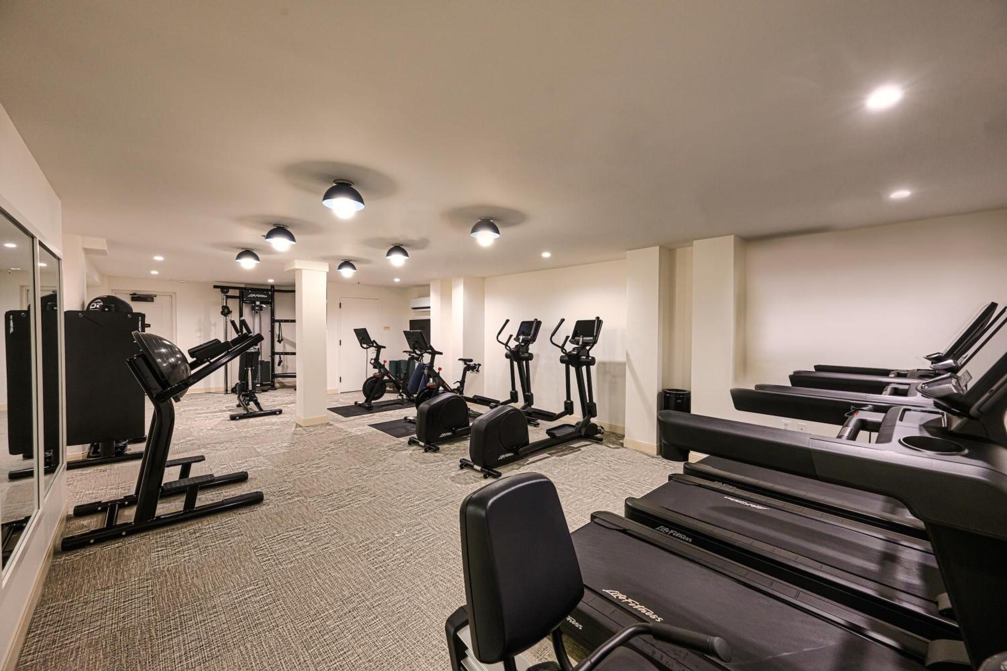 Hotel Heron Old Town Alexandria Bagian luar foto